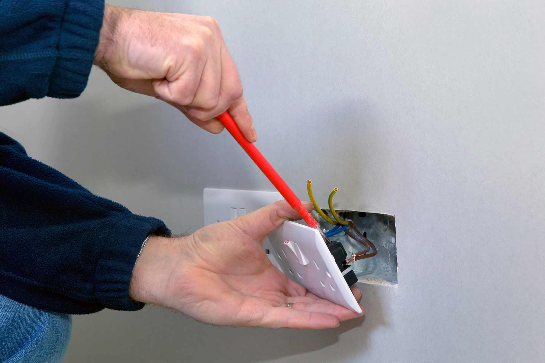 Our electricians can install plug sockets for domestic and commercial proeprties in South Hampstead and the local area. 